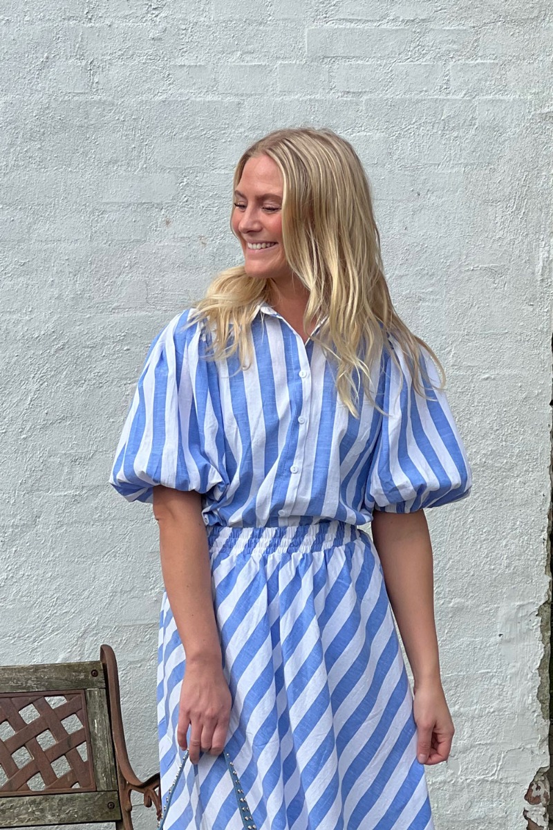Skjorte   Ella Shirt   Blue White fra Sisters Point