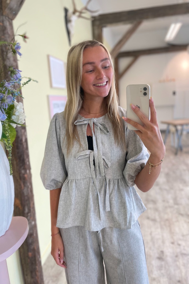 Bluse   Nell P.top L.   Grey Melange fra Sisters Point